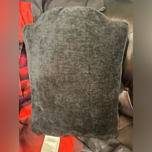 NWOT Iridescent Crystals Skull & Crossbones Tombstone Decorative Accent Pillow - Picture 5 of 8